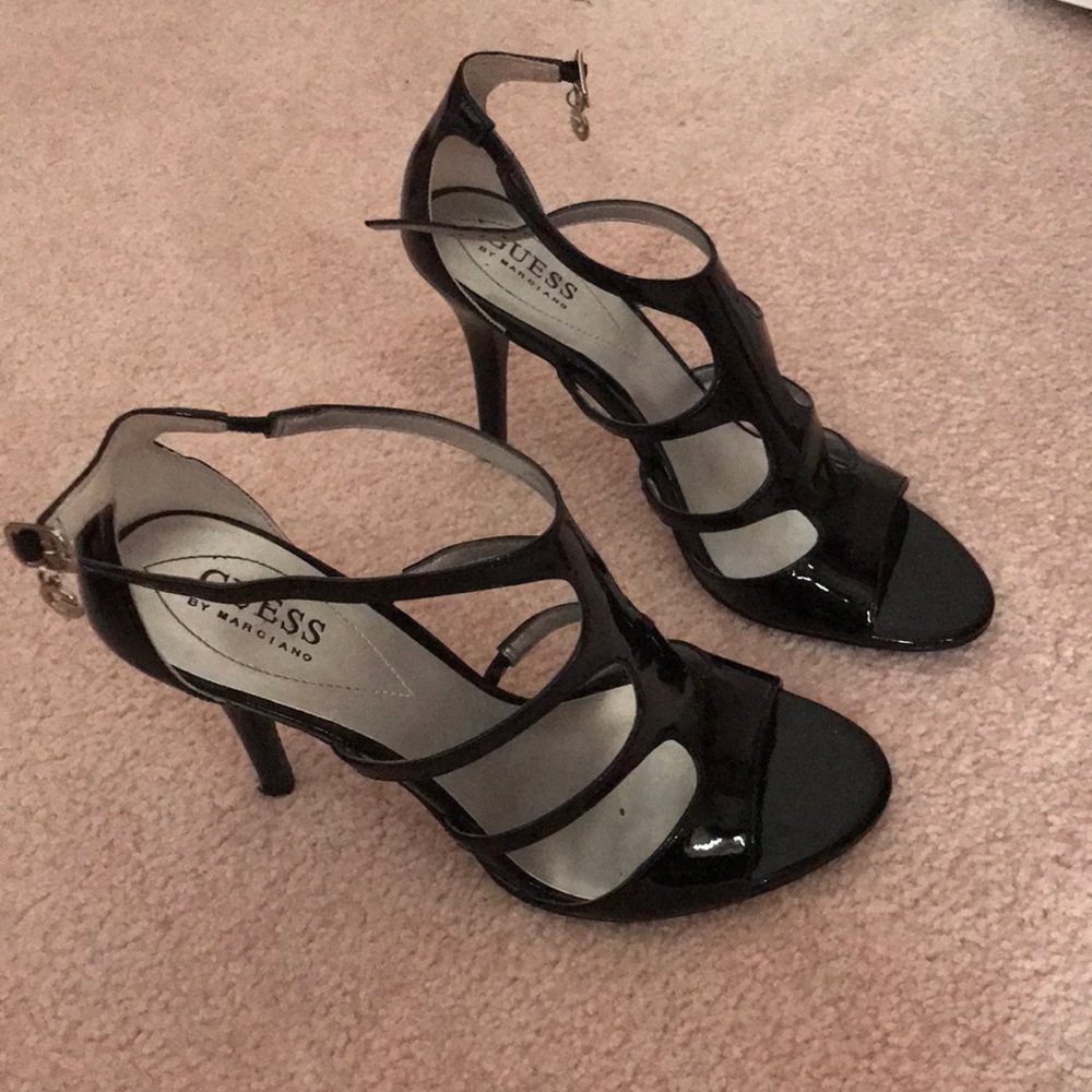 Guess caged patent leather shoes